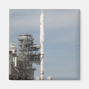 Aimant La fusée d'Ares IX est vue sur la plate-forme de