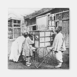 Aimant La lanterne magique, c.1870 (photo de b/w)