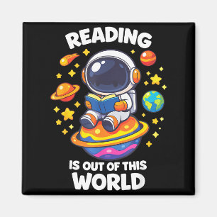Aimant La lecture est un livre d'espace mignon hors de ce