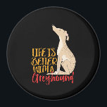 Aimant La vie est meilleure avec un louveteur de chien fo<br><div class="desc">La vie est meilleure avec un Greyhound. Marchandises pour chien de race grêle drôle et mignonne pour amoureux de chiots, propriétaire de chiot, maman de chien ou papa chien qui aime leur petit chien, profiter de l'humour et des citations pleines d'esprit. Montrez votre amour pour votre fidèle pooche en portant...</div>