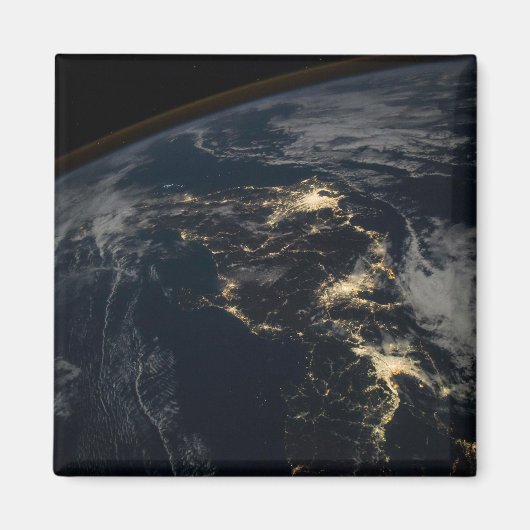 Aimant La Ville Éclairait Le Japon La Nuit. (Devant)