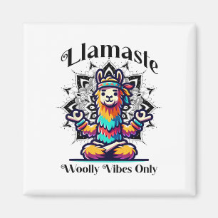 Aimant Lama coloré méditant pour les amateurs de yoga