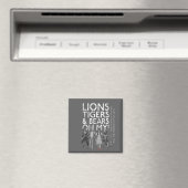 Aimant L'Assistant D'Oz™ | Lions Tigers & Ours Oh My! (In Situ (Lave-vaisselle))