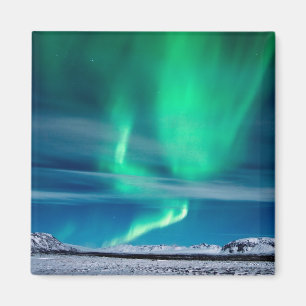 Aimant L'aurore Borealis au-dessus de Mosfellsheiði