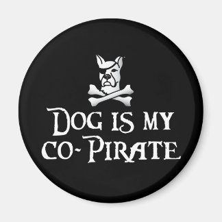Aimant Le chien est mon co-pirate