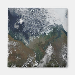 Aimant Le fleuve Mackenzie se jette dans la baie Mackenzi