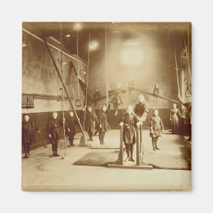 Aimant Le gymnase de la fille à l'établissement sourd e