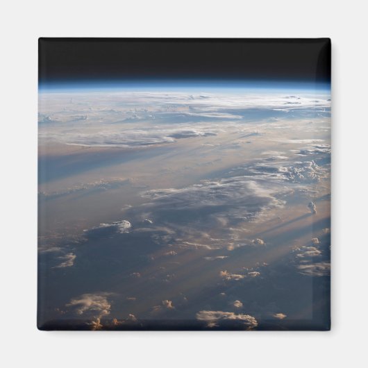 Aimant Le lever Du Soleil Coule De Longues Ombres Sur La (Devant)