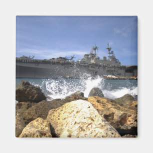 Aimant Le navire d'assaut amphibie USS Kearsarge