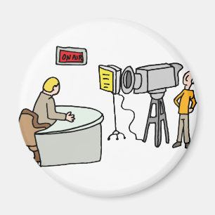 Aimant Le reportage de présentateur vivent dans un studi