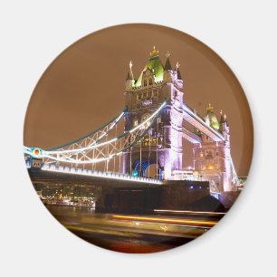 Aimant Le Tower Bridge de Londres la nuit