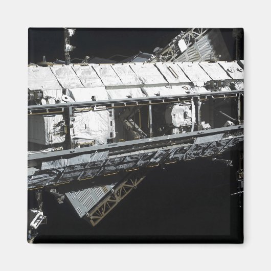 Aimant Le tru tribord de la Station spatiale internationa (Devant)