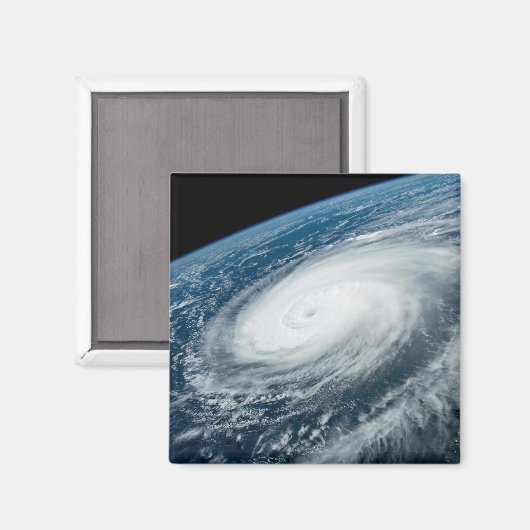 Aimant Le typhon Hinnamnor. (Recto/Verso)