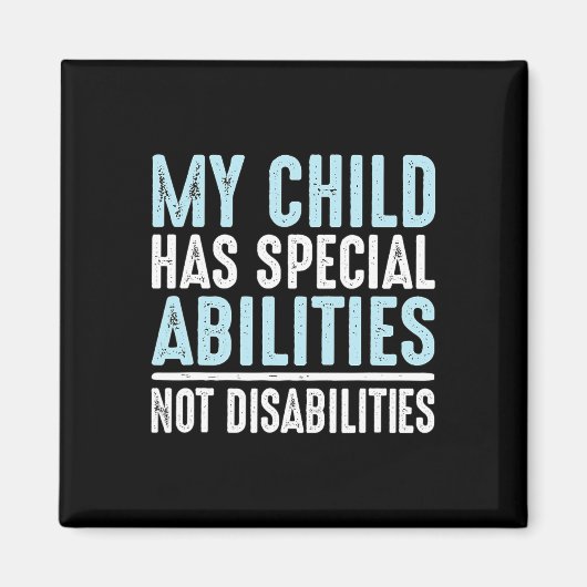 Aimant L'Enfant A Des Capacités Spéciales Non Handicapées (Devant)