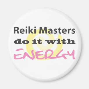 Aimant Les maîtres Reiki le font avec l'énergie