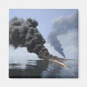 Aimant Les nuages foncés de la fumée et du feu émergen