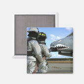 Aimant Les pompiers déploient un tuyau d'incendie pendant (Recto/Verso)