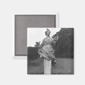 Aimant L'été, statue dans les jardins (Recto/Verso)
