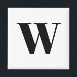 Aimant Lettre initiale de monogramme noir<br><div class="desc">Personnaliser,  personnaliser monogramme,  initial,  lettre noir et blanc moderne élégant classique chic script raffiné élégant aimant élégant</div>