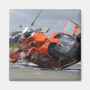 Aimant L'hélicoptère Dolphin MH-65 s'est écrasé à l'aérop