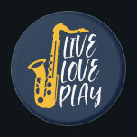 Aimant Live Love Play Saxophone Player Jazz Music Lover<br><div class="desc">Orchestre rétro vintage et ventilateur de musique jazz pour ceux qui jouent du violon et du saxophone dans un groupe de musique ou symphonie. Marchandises de jazz classique cool pour saxophoniste, violoniste, musicien et artiste. Un jeu de mots amusant et amusant pour professeur de violon et de saxophone, fan d'orchestre...</div>
