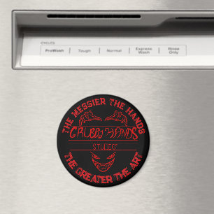 Aimant Logo du studio Grubby Hands+Magnet de devise