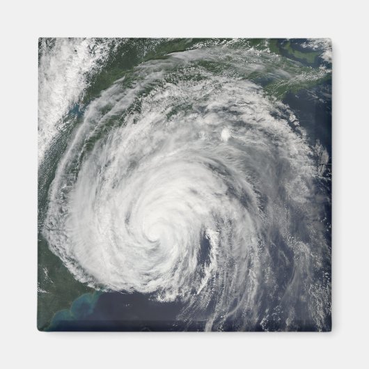 Aimant L'ouragan Earl au large du centre-Atlantique (Devant)