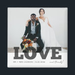 Aimant Love Merci Photo de mariage Cadeau Merci<br><div class="desc">Jolis cadeaux de mariage Love et merci,  aimants,  avec une de vos photos de mariage ou de lune de miel préférées. Personnalisez ces aimants de remerciement de mariage avec votre photo,  vos noms et la date du mariage.</div>