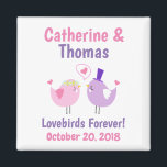 Aimant Lovebirds mignon rose violet mariage Favoriser<br><div class="desc">Un aimant mignon pour les tourtereaux à utiliser comme une faveur à n'importe quel de vos événements mariages — une fête de fiançailles, une douche nuptiale, ou le mariage lui-même! Personnalisez avec vos noms, votre date de mariage et votre message personnalisé. La couleur et la police du texte et de...</div>