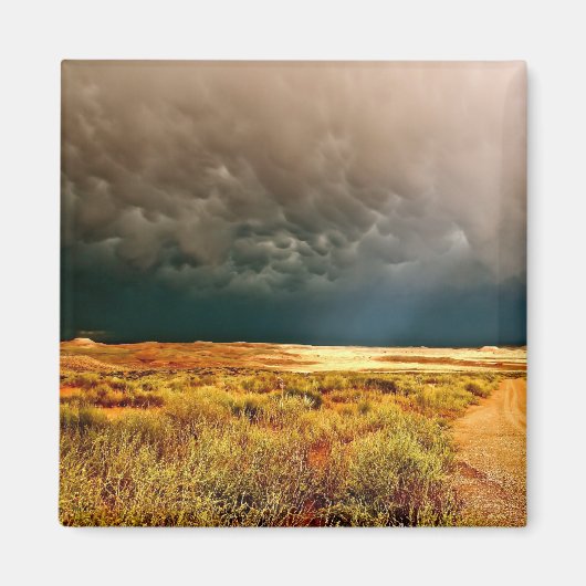 Aimant Lumière Dramatique Perçant les Nuages d'Orage (Devant)
