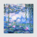 Aimant Lys d'eau rose Monet<br><div class="desc">Un aimant de nénuphars rose Monet avec de belles nénuphars roses flottant dans un étang bleu calme avec des nénuphars. Un grand cadeau Monet pour les amateurs d'impressionnisme et d'art français. Impressionnisme nature serein avec de belles fleurs et paysage d'étang pittoresque.</div>