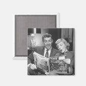 Aimant Magazine Couple Reading (Recto/Verso)