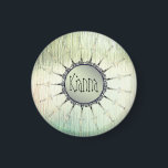 Aimant Mandala vintage sur verre poli à la minty<br><div class="desc">Un élégant mandala vintage à roulettes avec un centre vert orné où l'on peut le personnaliser pour le rendre unique en son genre avec une texture claire verte en verre dépoli,  créant des vibes chic et élégantes. Partie du Mandala Vintage sur la collection de verre dépoli.</div>