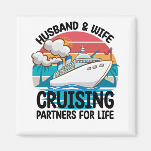 Aimant Mari et femme partenaires de croisière pour la vie
