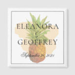 Aimant Mariage côtier d'ananas tropical d'été Date<br><div class="desc">Summer Tropical Pineapple Coastal Mariage Date Magnet - un cadeau amusant pour les invités, ou l'utiliser comme une sauvegarde de la date! Facile à customiser avec vos propres détails et couleurs. Pour personnaliser davantage, cliquez sur le lien "customiser plus loin" et utilisez l'outil de conception pour modifier la conception. Si...</div>