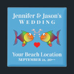 Aimant Mariage Favoriser Fish Cute Tropical Beach Destina<br><div class="desc">Avez-vous un mariage tropical de destination ou peut-être vous mariez-vous à un aquarium ? Ce mignon aimant de poisson personnalisé fera une faveur de mariage parfaite pour vos invités, ou juste commander quelques-uns pour souvenirs pour vous-même et votre fête de mariée! Personnalisez avec les noms, la date et l'emplacement de...</div>