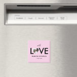 Aimant Mariage Fiançailles Photo personnalisée Cadre Coeu<br><div class="desc">Le design a un cadre de coeur rose bébé sur la photo centrale qui peut être customisé à votre propre image à l'intérieur du texte LOVE. Remplacez l'image au centre par votre propre photo.</div>