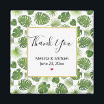 Aimant Mariage Motif Feuille élégant Green Tropical<br><div class="desc">Aimant de Merci avec un joli motif composé de feuilles tropicaux verts. Design exotique et élégant. Un carré blanc avec une fausse bordure en feuille d'or superposée avec votre texte à l'intérieur.</div>
