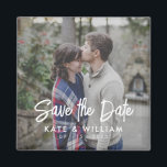 Aimant Mariage photo moderne simple Enregistrer la date<br><div class="desc">Une simple photo moderne enregistrer l'aimant de date. Personnalisez ce design minimaliste pour avoir vos informations personnelles et votre message.</div>