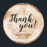 Aimant Mariage rustique Merci du grain de bois Favoriser<br><div class="desc">Faites part de votre appréciation à nos "Mariages Rustiques de grains de bois Favor Magnets". Ces charmants magnets ont un design rustique en tranches de bois coupé et peuvent être personnalisés avec vos noms et date mariage, ce qui en fait un parfait souvenir pour vos invités. L'esthétique ajoute une touche...</div>