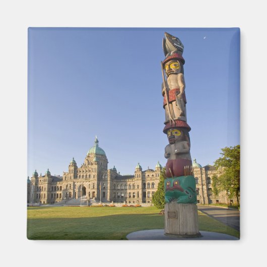 Aimant Mât totem sur l'édifice du Parlement à (Devant)