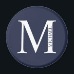 Aimant Monogramme et nom personnalisés bleu marine<br><div class="desc">Monogramme personnalisé et cadeau de nom caractéristiques monogramme personnalisé et nom dans le style de police serif classique. Parfait comme cadeaux de fête des pères pour papa,  cadeaux pour les groomsmen et pour toute occasion spéciale.</div>