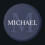 Aimant Monogramme et nom personnalisés Marine Blue<br><div class="desc">Monogramme personnalisé et cadeau de nom caractéristiques personnalisées nom en blanc et monogramme en bleu marine clair comme arrière - plan, dans le style de police serif classique, sur arrière - plan bleu marine. Parfait comme cadeau de vacances, faveurs de réunion familiale, merci cadeau pour les groomsmen et cadeau pour...</div>