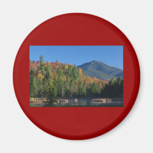 Aimant Montagne de Whiteface au-dessus de peu d'étang de