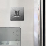 Aimant Motif de maillage géométrique gris clair<br><div class="desc">Monogramme Personnalisez avec votre initiale et votre nom personnalisés. Motif de maillage géométrique gris clair triangles ombés. Maille géométrique triangulaire avec dégradé d'ombre gris clair.</div>