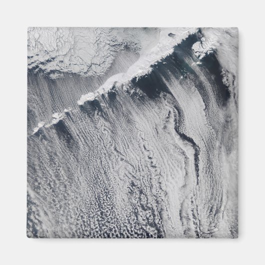 Aimant Motifs nuageux visibles sur l'île Aléoutienne (Devant)