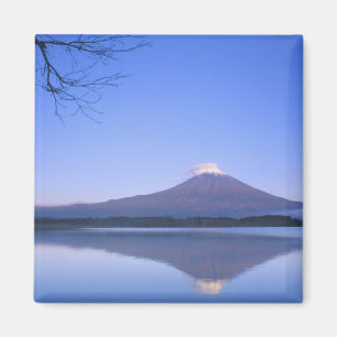 Aimant Mt. Fuji depuis le lac Motosu, Yamanashi, Japon