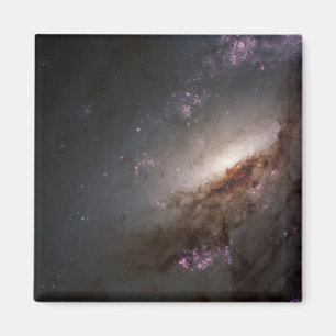 Aimant Ngc 4258 Sous Formation D'Étoiles Intenses.