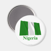 Aimant Nigeria brandissant un drapeau avec un nom (Recto/Verso)