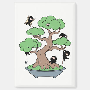 Aimant Ninjas minuscule dans l'arbre de bonsaïs